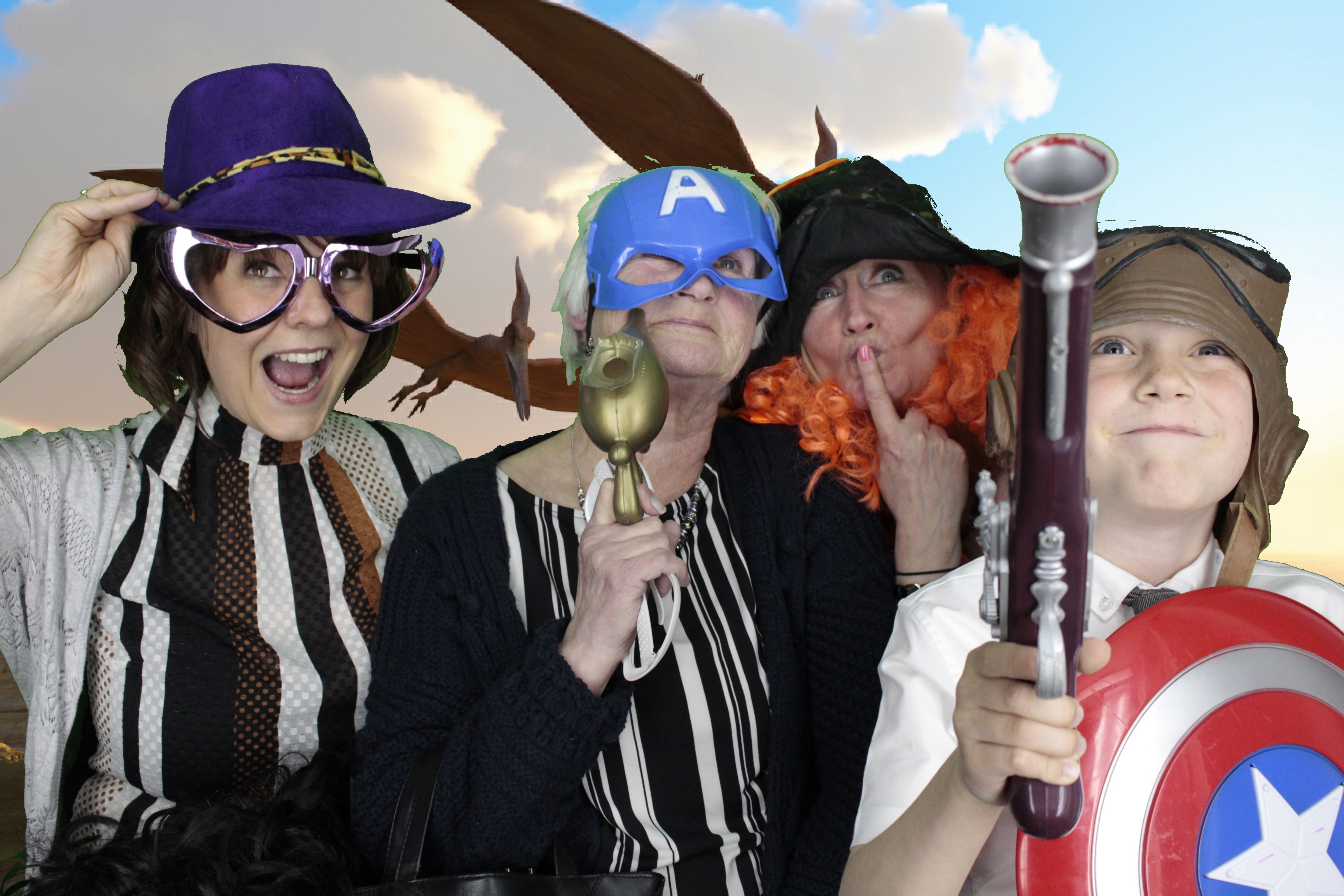 Steve's 65th & Susan 60th Birthday | View more photos from the event at gallery.myphotoboothexperience.co.uk/u/MyPhotoBoothExperienceLtd/Steves-65th-Susan-60th-Birthday